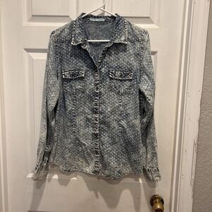 Maurices Women’s Lightweight Denim Acid Wash‎ X Print Long Sleeve Button Down XL